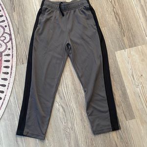 Boys sweat pants S